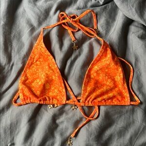 Kulani kinis triangle top